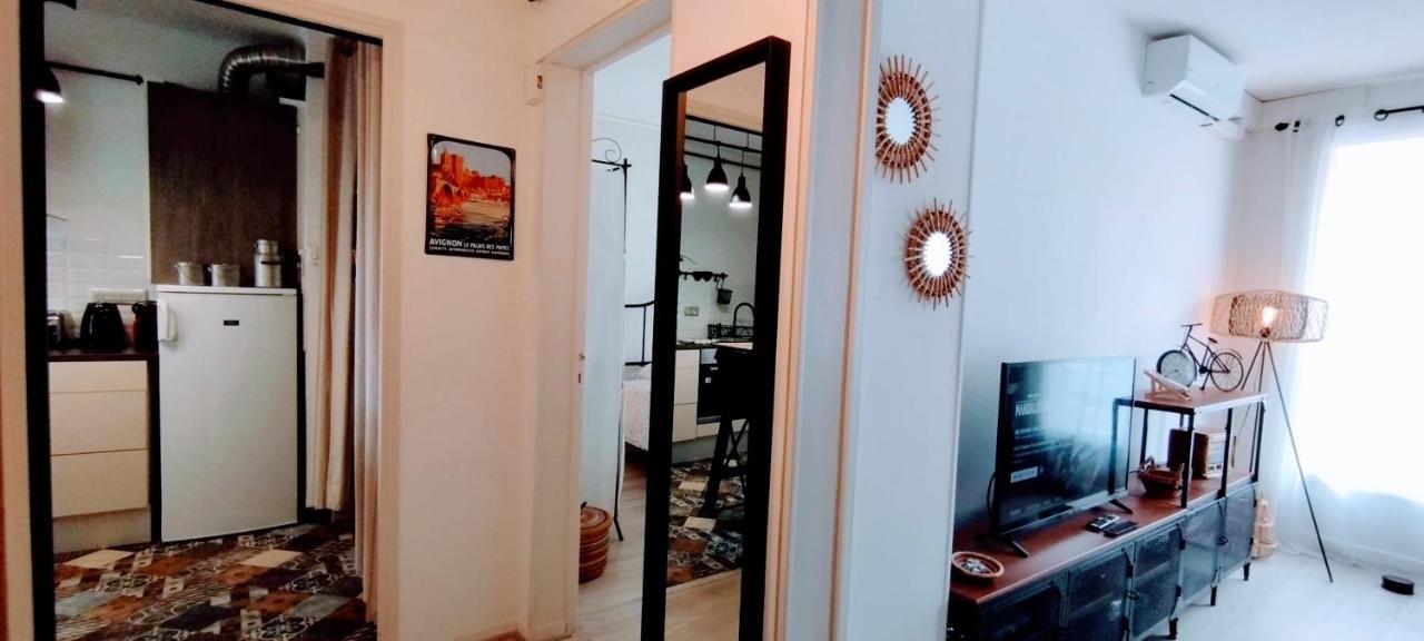 L'Echappee Belle Parking Apartment Авиньон Екстериор снимка